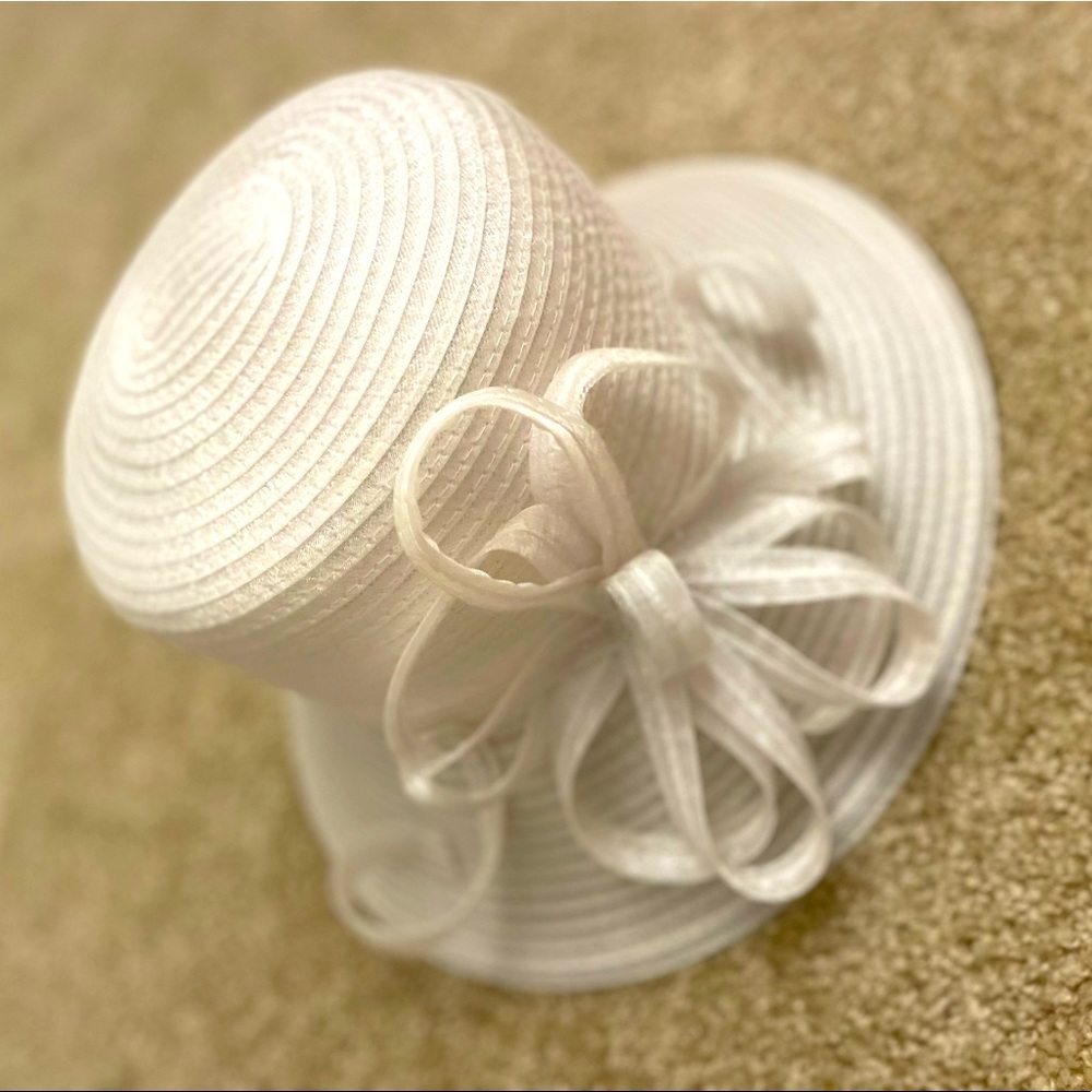Giovannio White Straw hat with Bow Ribbon